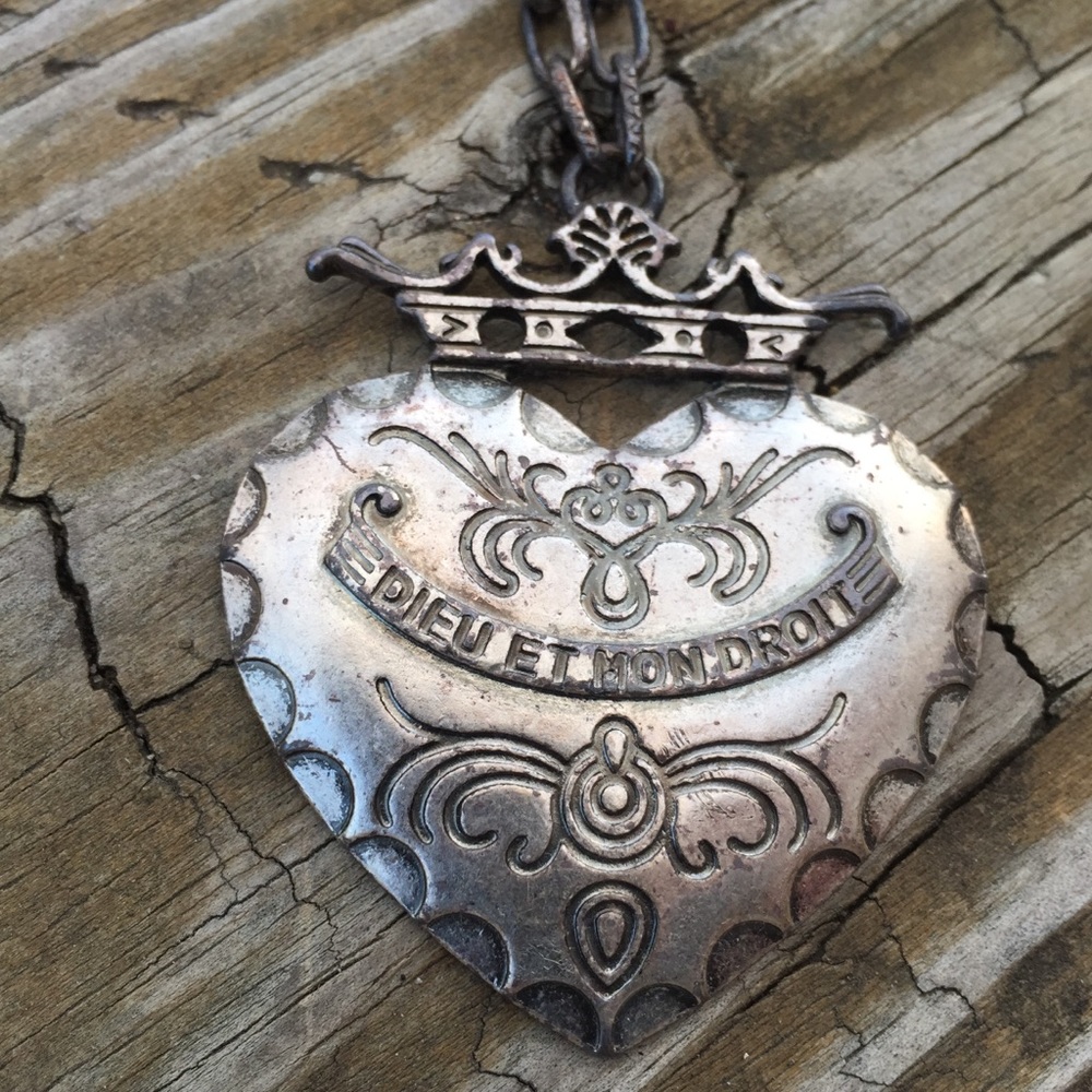 ROCK ‘N’ ROLL NECKLACE